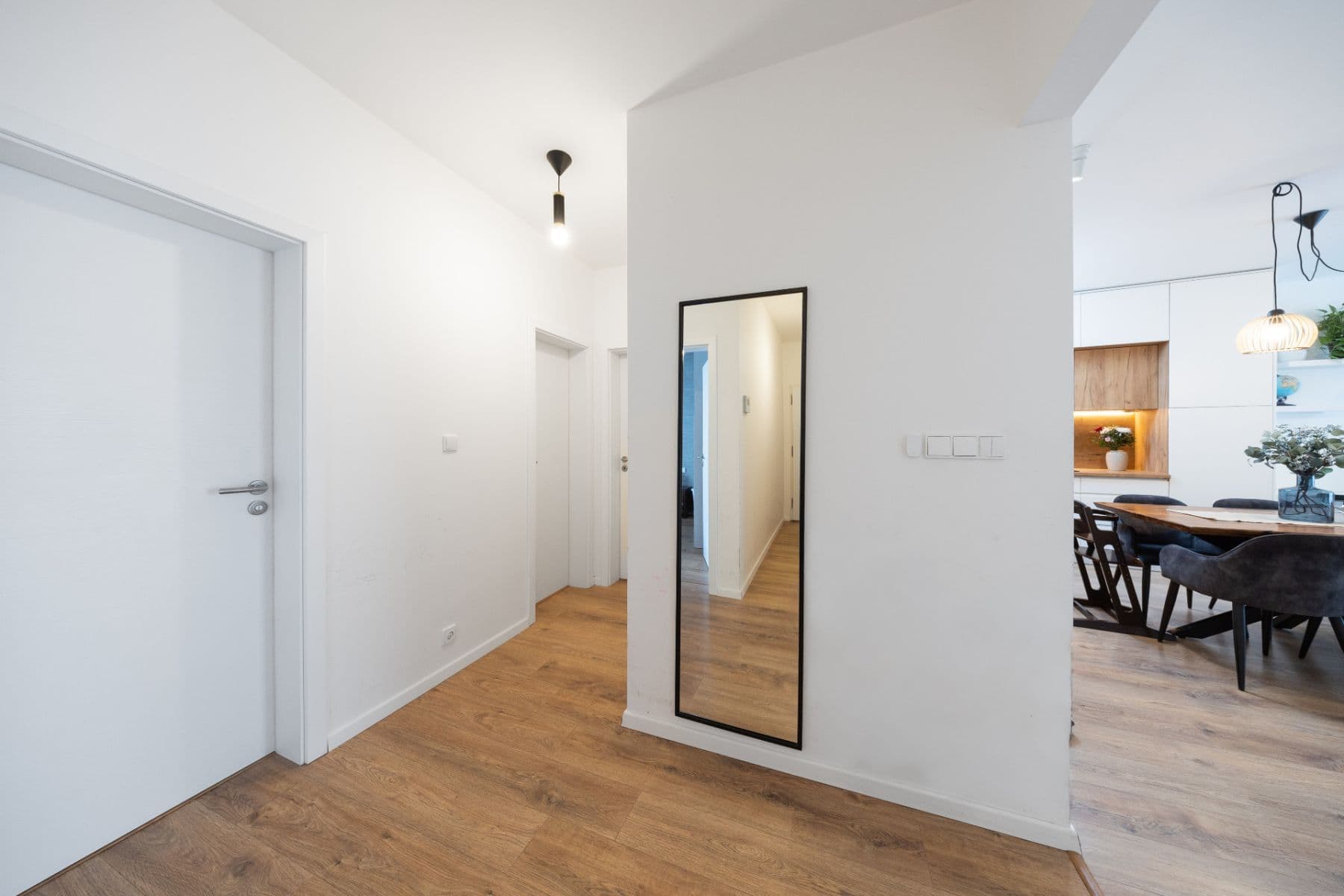 Prenájom bytu 3-izbový 83 m², Polianky, Dúbravka, Bratislavský kraj Prenájom bytu 3-izbový 83 m², Polianky, Dúbravka, Bratislavský kraj