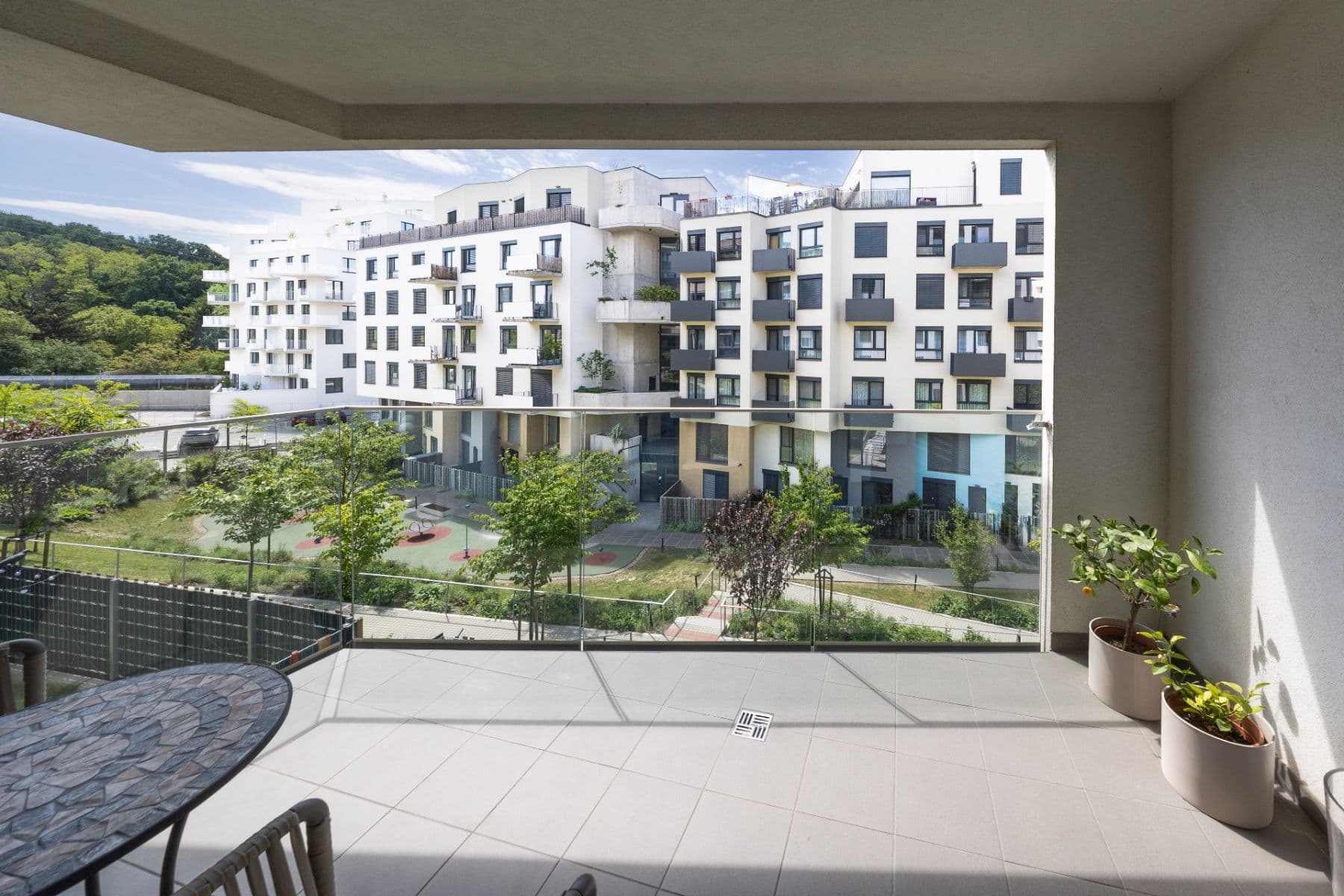 Prenájom bytu 3-izbový 83 m², Polianky, Dúbravka, Bratislavský kraj Prenájom bytu 3-izbový 83 m², Polianky, Dúbravka, Bratislavský kraj