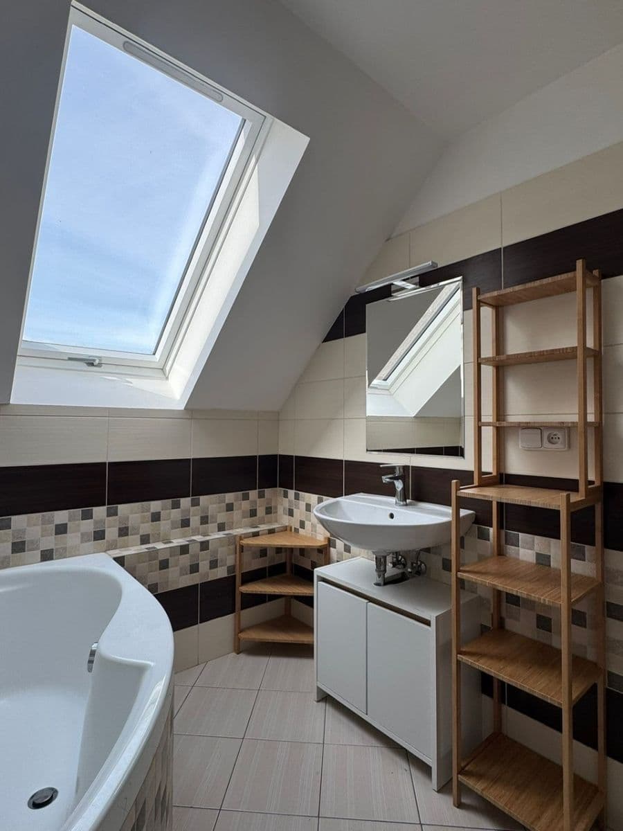 Predaj domu 320 m², pozemok 1.000 m², Jílové u Prahy, Středočeský kraj Predaj domu 320 m², pozemok 1.000 m², Jílové u Prahy, Středočeský kraj
