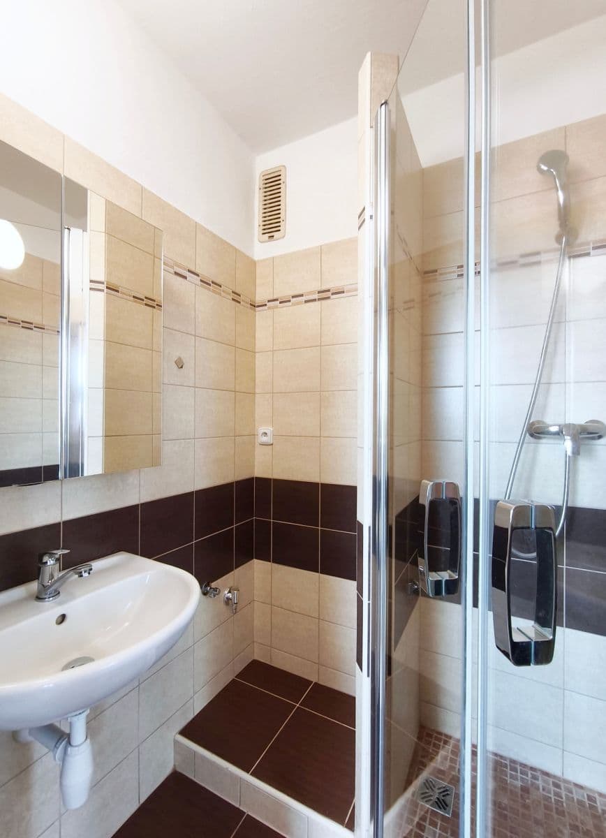 Predaj bytu 3-izbový 69 m², Sadová, Hodonín, Jihomoravský kraj Predaj bytu 3-izbový 69 m², Sadová, Hodonín, Jihomoravský kraj