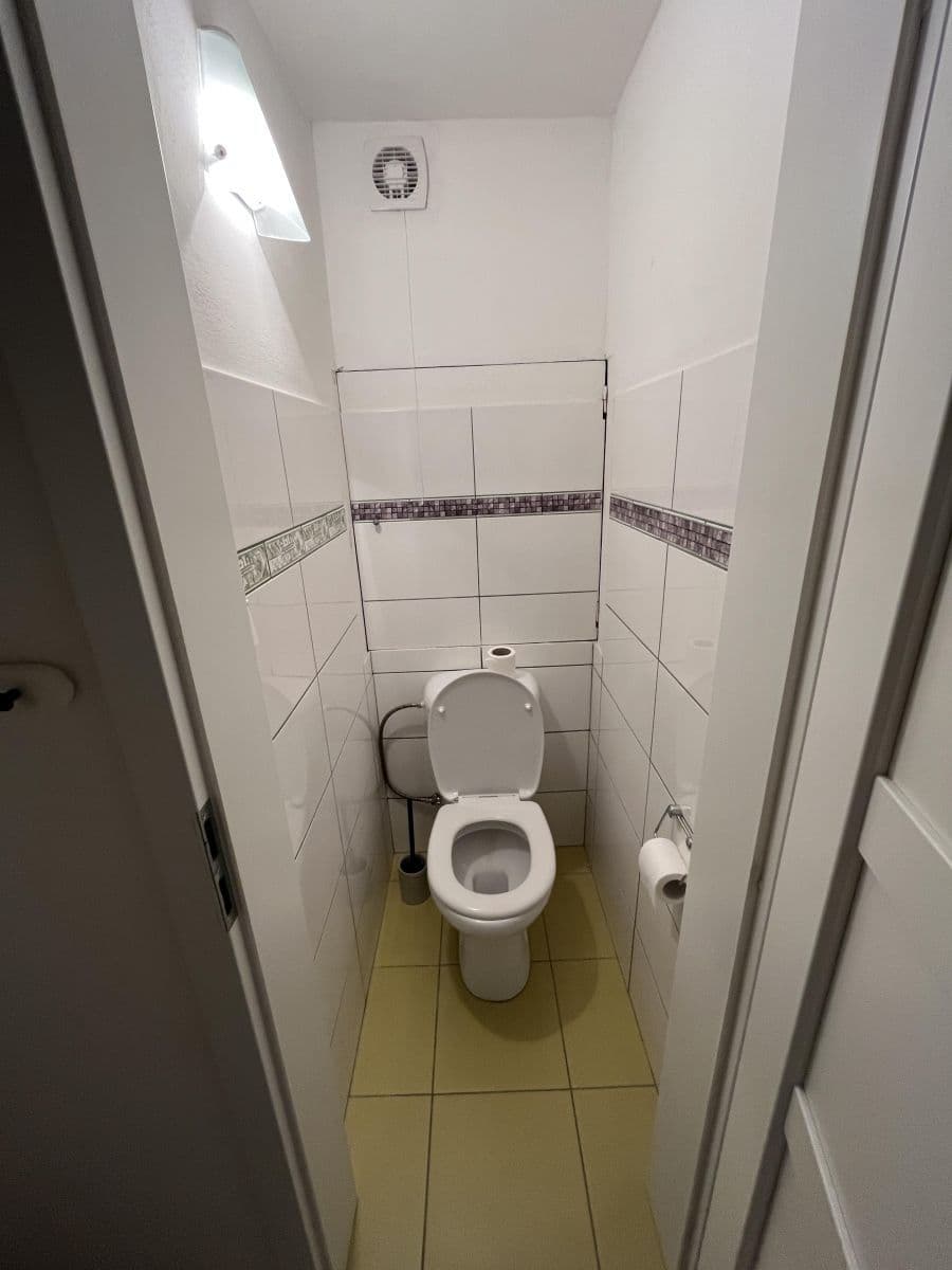 Prenájom bytu 3-izbový 64 m², Borošova, Praha, Praha Prenájom bytu 3-izbový 64 m², Borošova, Praha, Praha