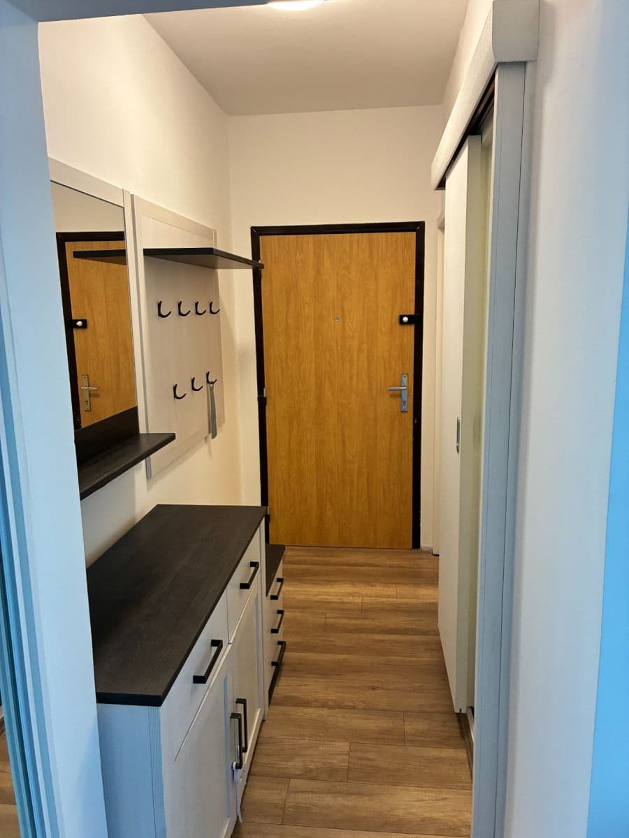 Predaj bytu 3-izbový 74 m², Hrobákova, Petržalka, Bratislavský kraj Predaj bytu 3-izbový 74 m², Hrobákova, Petržalka, Bratislavský kraj