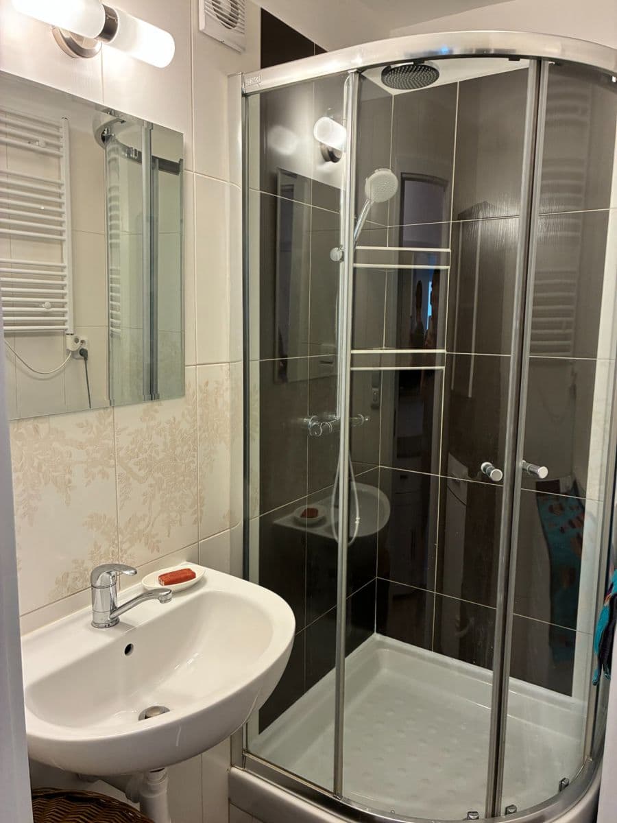 Predaj bytu 3-izbový 74 m², Hrobákova, Petržalka, Bratislavský kraj Predaj bytu 3-izbový 74 m², Hrobákova, Petržalka, Bratislavský kraj