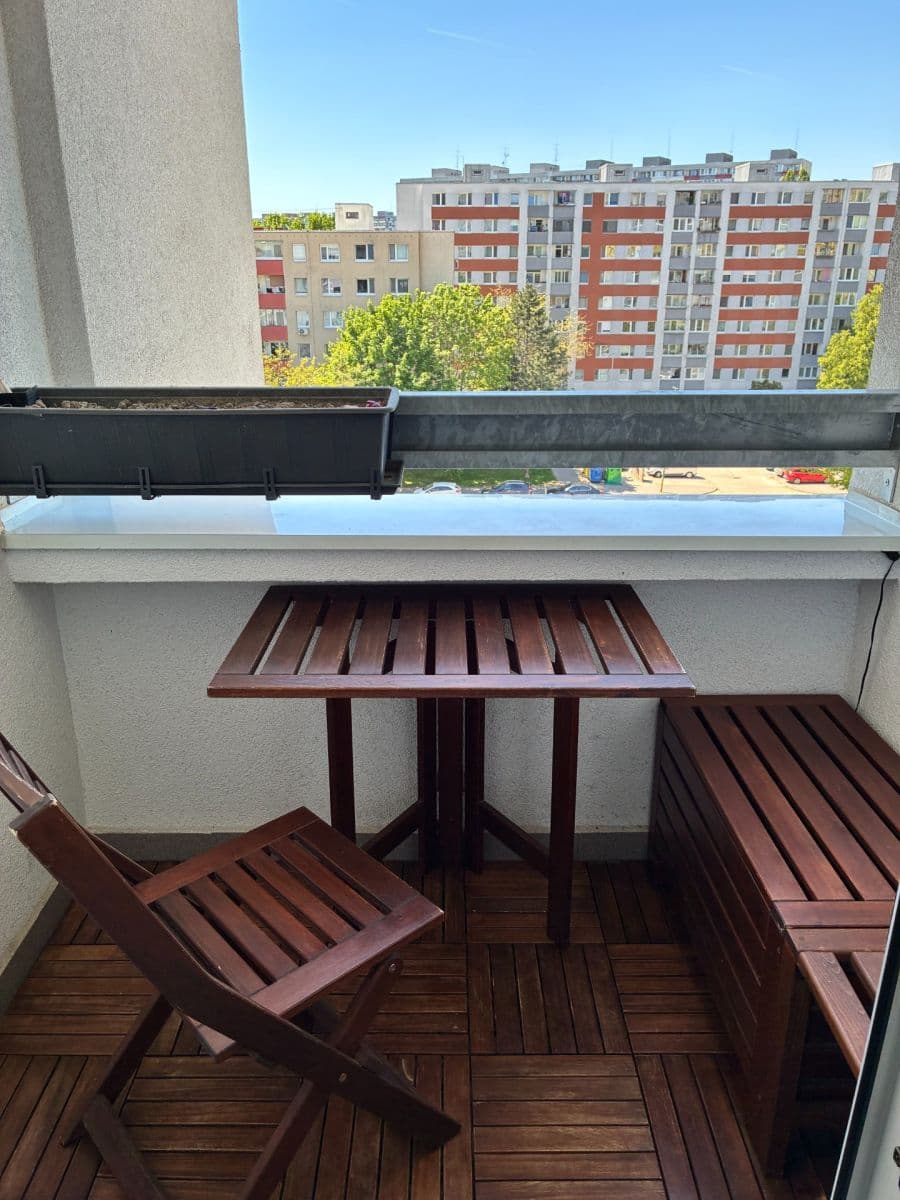 Predaj bytu 3-izbový 74 m², Hrobákova, Petržalka, Bratislavský kraj Predaj bytu 3-izbový 74 m², Hrobákova, Petržalka, Bratislavský kraj