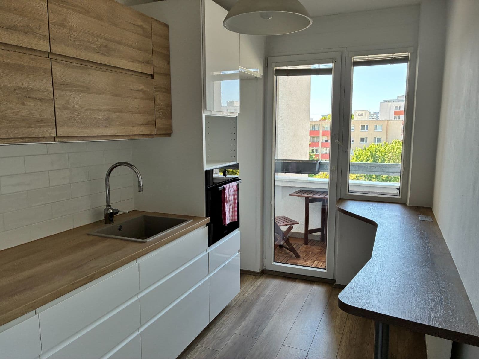 Predaj bytu 3-izbový 74 m², Hrobákova, Petržalka, Bratislavský kraj Predaj bytu 3-izbový 74 m², Hrobákova, Petržalka, Bratislavský kraj