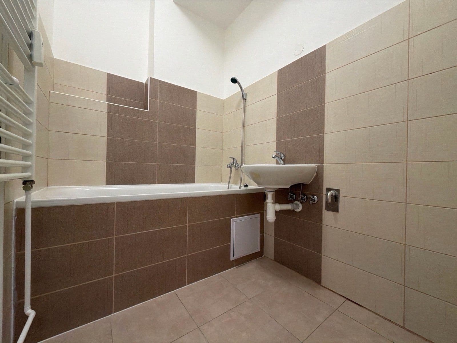 Prenájom bytu 3-izbový 74 m², Mírová, Havířov, Moravskoslezský kraj Prenájom bytu 3-izbový 74 m², Mírová, Havířov, Moravskoslezský kraj