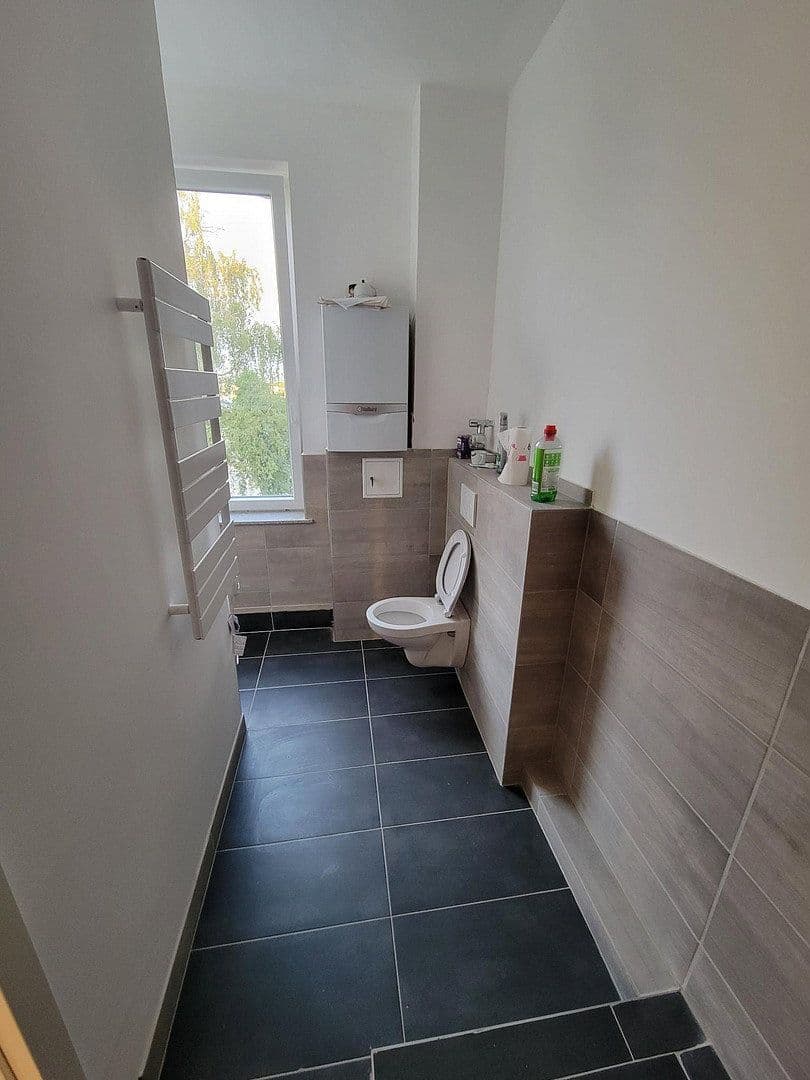 Prenájom bytu 3-izbový 85 m², Kölnstraße 176, Brühl, Severné Porýnie - Westfálsko Prenájom bytu 3-izbový 85 m², Kölnstraße 176, Brühl, Severné Porýnie - Westfálsko