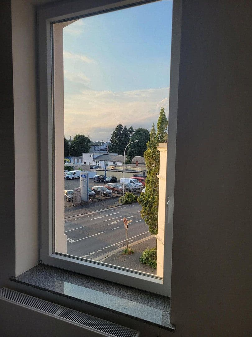 Prenájom bytu 3-izbový 85 m², Kölnstraße 176, Brühl, Severné Porýnie - Westfálsko Prenájom bytu 3-izbový 85 m², Kölnstraße 176, Brühl, Severné Porýnie - Westfálsko
