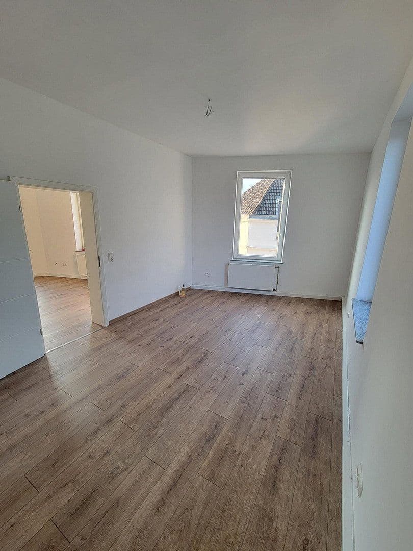 Prenájom bytu 3-izbový 85 m², Kölnstraße 176, Brühl, Severné Porýnie - Westfálsko Prenájom bytu 3-izbový 85 m², Kölnstraße 176, Brühl, Severné Porýnie - Westfálsko