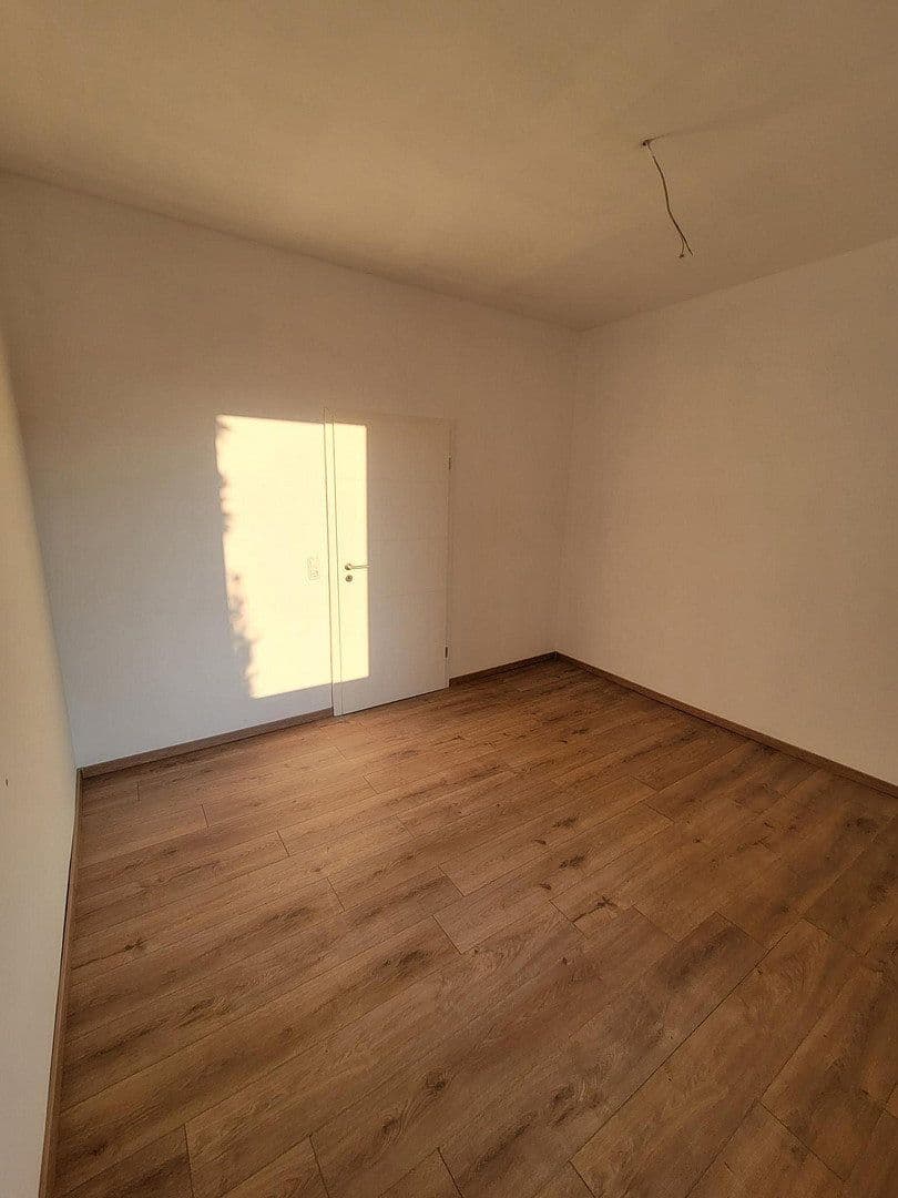 Prenájom bytu 3-izbový 85 m², Kölnstraße 176, Brühl, Severné Porýnie - Westfálsko Prenájom bytu 3-izbový 85 m², Kölnstraße 176, Brühl, Severné Porýnie - Westfálsko