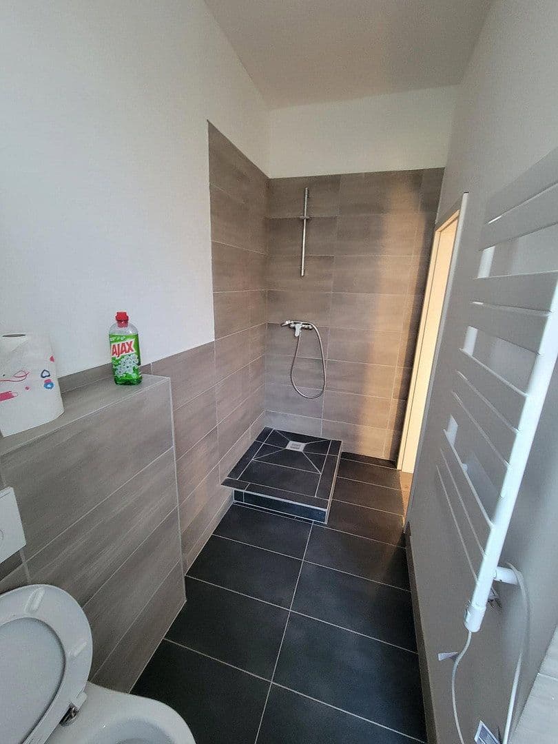 Prenájom bytu 3-izbový 85 m², Kölnstraße 176, Brühl, Severné Porýnie - Westfálsko Prenájom bytu 3-izbový 85 m², Kölnstraße 176, Brühl, Severné Porýnie - Westfálsko