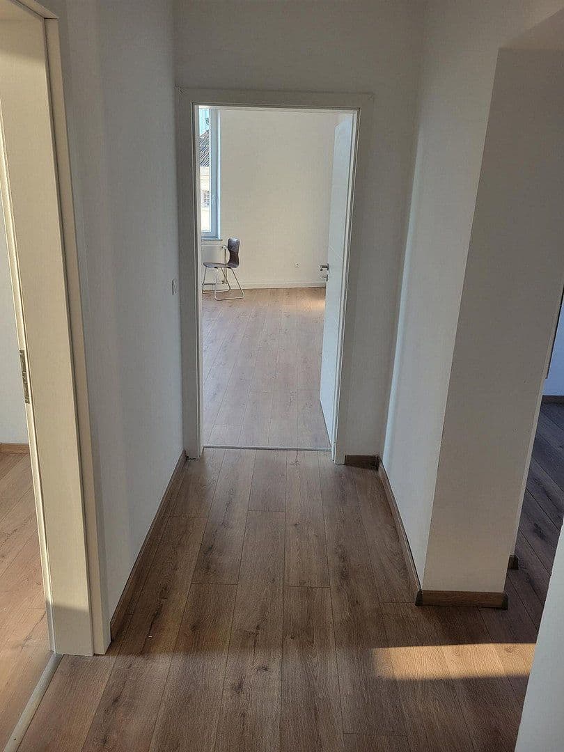 Prenájom bytu 3-izbový 85 m², Kölnstraße 176, Brühl, Severné Porýnie - Westfálsko Prenájom bytu 3-izbový 85 m², Kölnstraße 176, Brühl, Severné Porýnie - Westfálsko