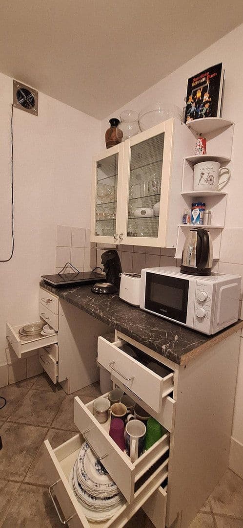 Prenájom bytu 2-izbový 82 m², Schenkestraße 3, Berlin, Berlín Prenájom bytu 2-izbový 82 m², Schenkestraße 3, Berlin, Berlín