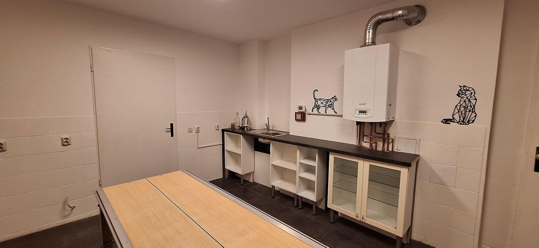 Prenájom bytu 2-izbový 82 m², Schenkestraße 3, Berlin, Berlín Prenájom bytu 2-izbový 82 m², Schenkestraße 3, Berlin, Berlín