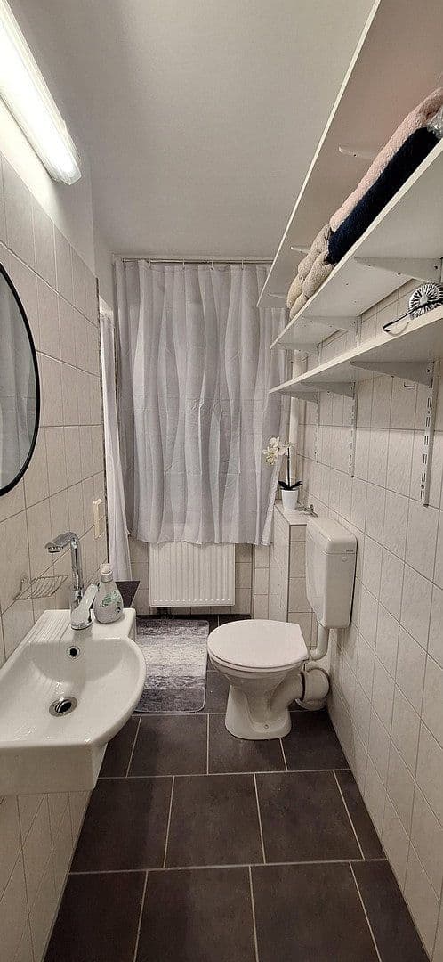 Prenájom bytu 2-izbový 82 m², Schenkestraße 3, Berlin, Berlín Prenájom bytu 2-izbový 82 m², Schenkestraße 3, Berlin, Berlín