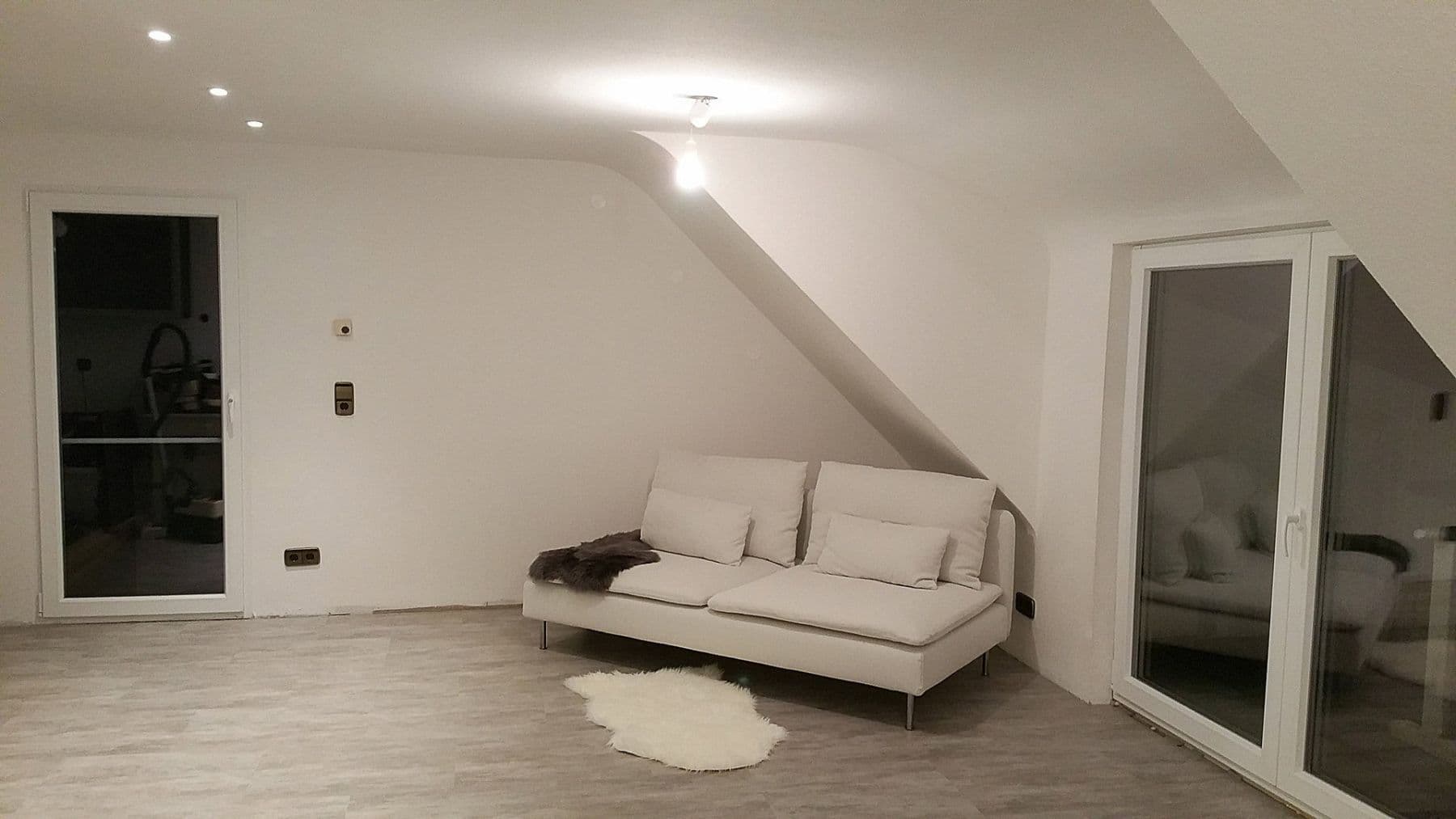 Predaj domu 133 m², pozemek 458 m², Stuttgart, Bádensko-Wurttembersko Predaj domu 133 m², pozemek 458 m², Stuttgart, Bádensko-Wurttembersko