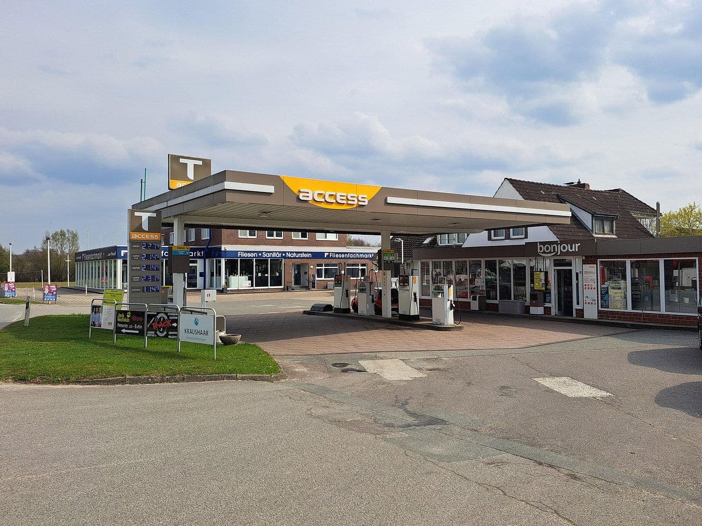 Predaj domu 200 m², pozemek 2.435 m², Eutiner Strasse 54, Malente, Šlezvicko-Holštajnsko Predaj domu 200 m², pozemek 2.435 m², Eutiner Strasse 54, Malente, Šlezvicko-Holštajnsko