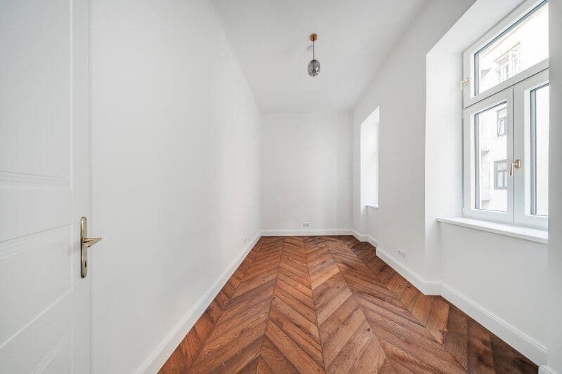 Prenájom bytu 3-izbový 89 m², München, Bavorsko Prenájom bytu 3-izbový 89 m², München, Bavorsko