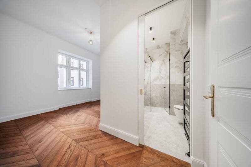 Prenájom bytu 3-izbový 89 m², München, Bavorsko Prenájom bytu 3-izbový 89 m², München, Bavorsko