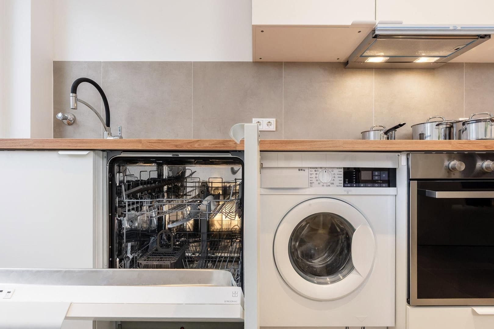 Predaj bytu 4-izbový 51 m², Köln, Severné Porýnie - Westfálsko Predaj bytu 4-izbový 51 m², Köln, Severné Porýnie - Westfálsko