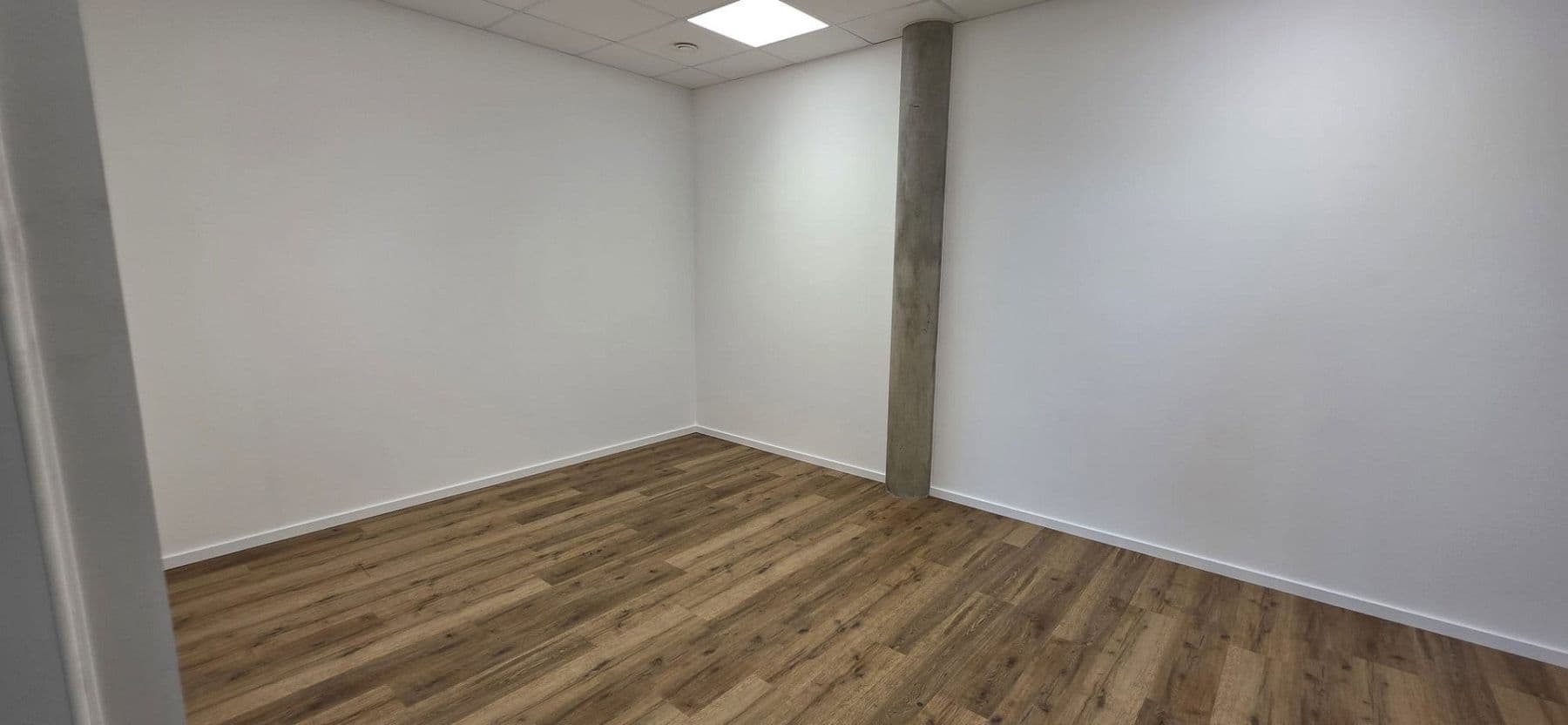 Prenájom kancelárie 206 m², Wilhelm-Leonhard-Straße 16, Kehl, Bádensko-Wurttembersko Prenájom kancelárie 206 m², Wilhelm-Leonhard-Straße 16, Kehl, Bádensko-Wurttembersko