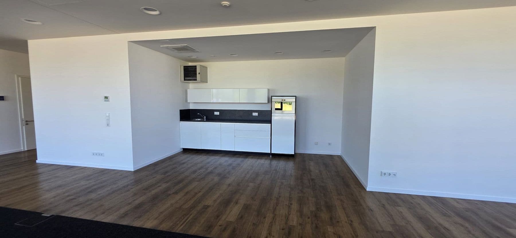 Prenájom kancelárie 206 m², Wilhelm-Leonhard-Straße 16, Kehl, Bádensko-Wurttembersko Prenájom kancelárie 206 m², Wilhelm-Leonhard-Straße 16, Kehl, Bádensko-Wurttembersko