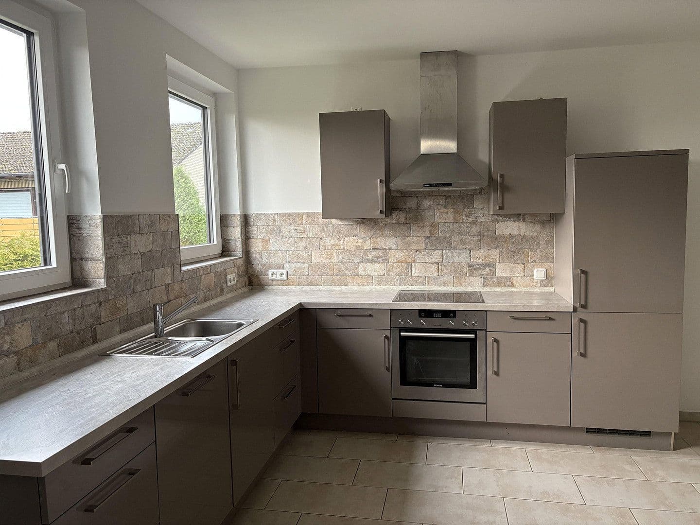 Predaj domu 268 m², pozemek 650 m², Jersbek, Jersbek, Šlezvicko-Holštajnsko Predaj domu 268 m², pozemek 650 m², Jersbek, Jersbek, Šlezvicko-Holštajnsko
