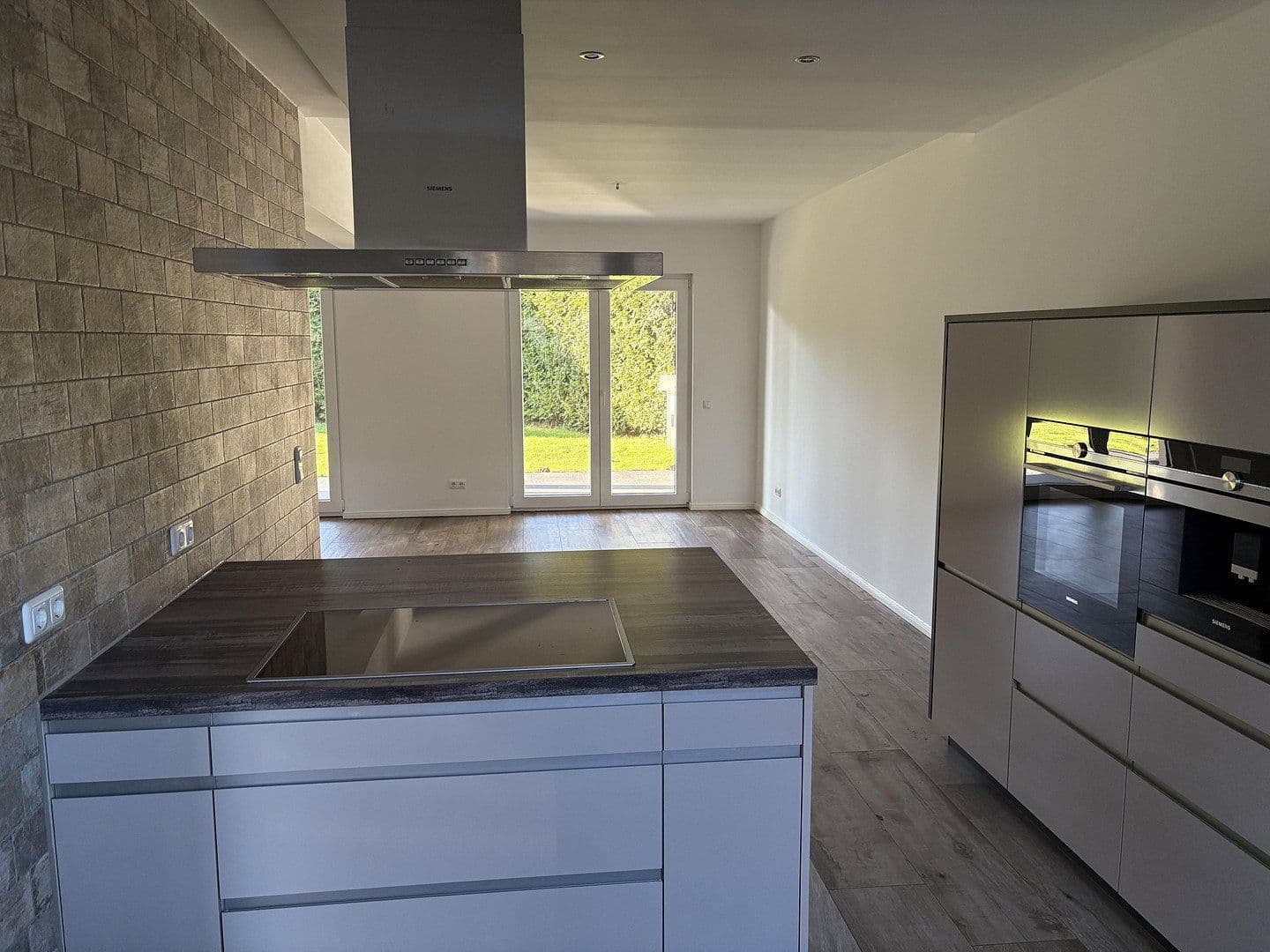 Predaj domu 268 m², pozemek 650 m², Jersbek, Jersbek, Šlezvicko-Holštajnsko Predaj domu 268 m², pozemek 650 m², Jersbek, Jersbek, Šlezvicko-Holštajnsko