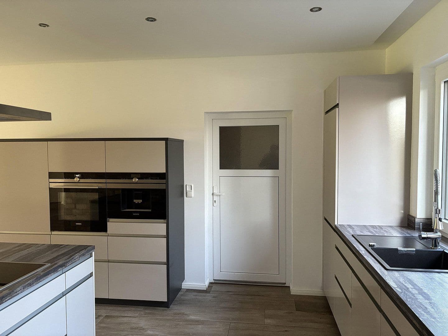 Predaj domu 268 m², pozemek 650 m², Jersbek, Jersbek, Šlezvicko-Holštajnsko Predaj domu 268 m², pozemek 650 m², Jersbek, Jersbek, Šlezvicko-Holštajnsko