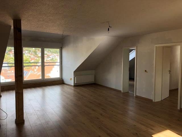 Prenájom bytu 4-izbový 170 m², Ochsenfurt, Bavorsko Prenájom bytu 4-izbový 170 m², Ochsenfurt, Bavorsko