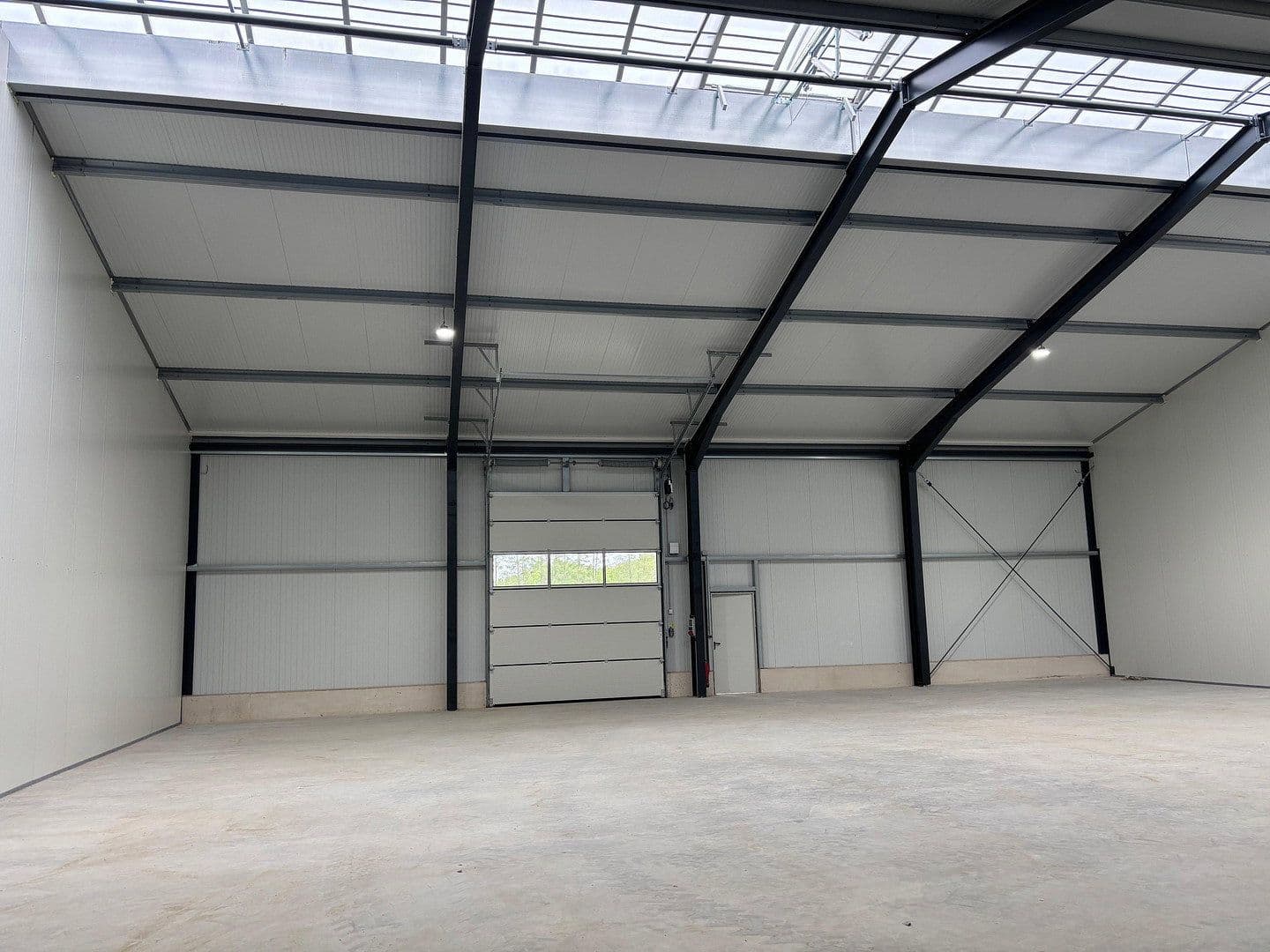 Prenájom nebytového priestoru 400 m², Lohne, Dolné Sasko Prenájom nebytového priestoru 400 m², Lohne, Dolné Sasko