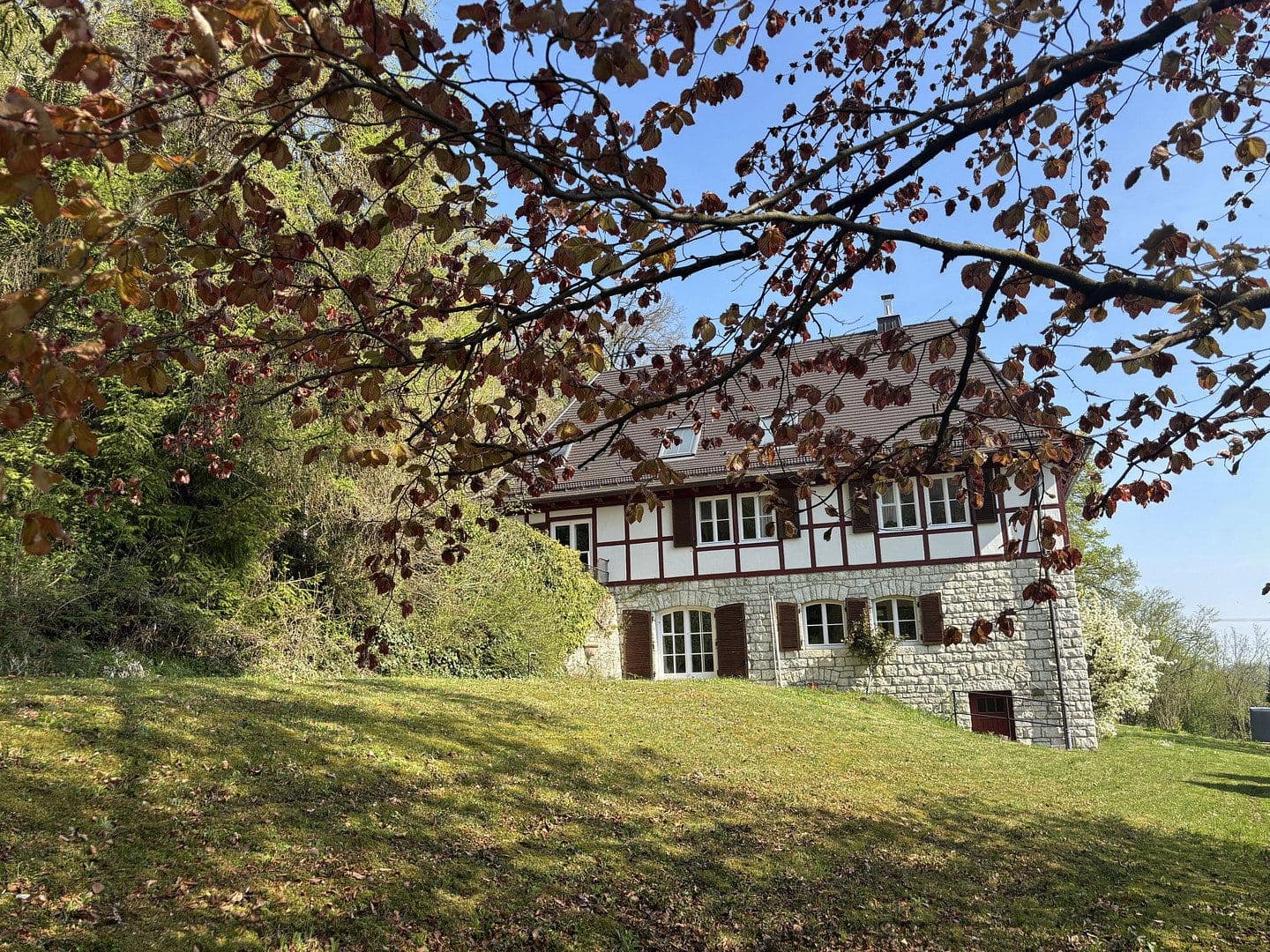 Predaj domu 312 m², pozemek 3.680 m², Westhausen, Bádensko-Wurttembersko Predaj domu 312 m², pozemek 3.680 m², Westhausen, Bádensko-Wurttembersko