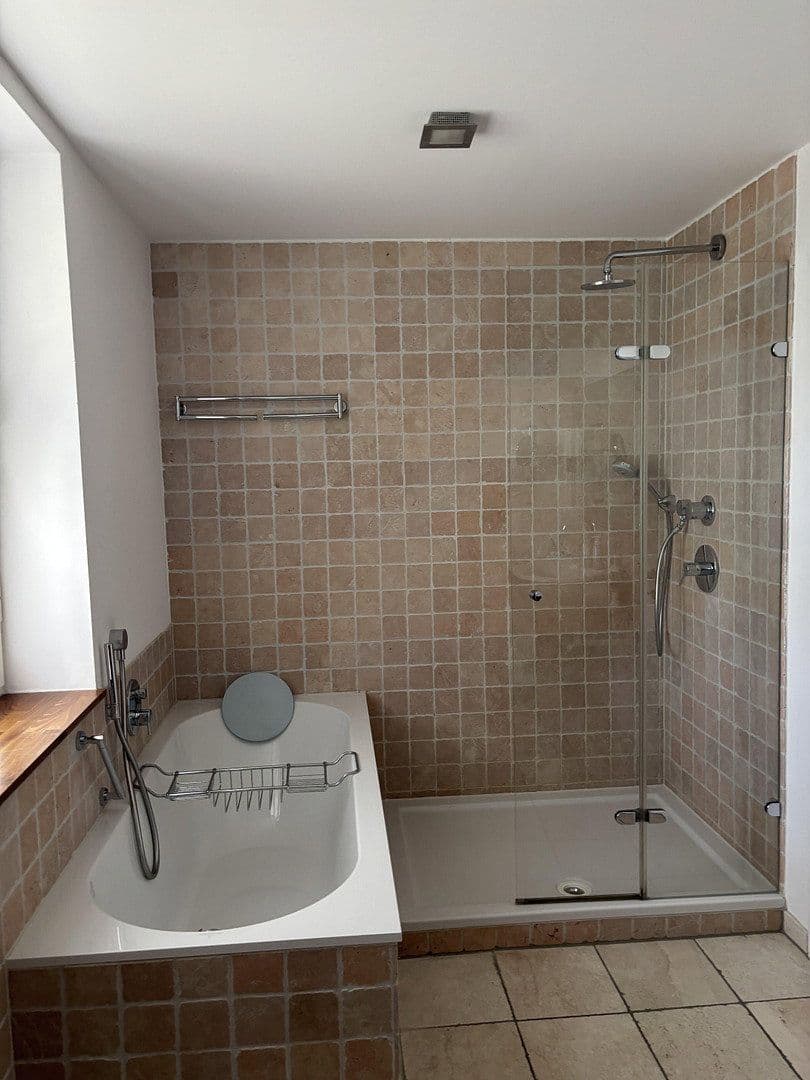 Predaj domu 312 m², pozemek 3.680 m², Westhausen, Bádensko-Wurttembersko Predaj domu 312 m², pozemek 3.680 m², Westhausen, Bádensko-Wurttembersko