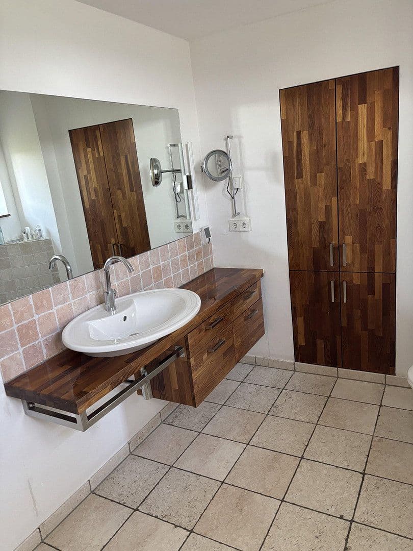Predaj domu 312 m², pozemek 3.680 m², Westhausen, Bádensko-Wurttembersko Predaj domu 312 m², pozemek 3.680 m², Westhausen, Bádensko-Wurttembersko