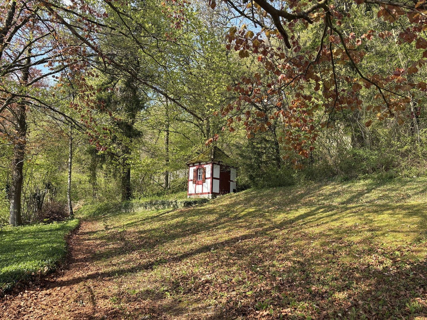 Predaj domu 312 m², pozemek 3.680 m², Westhausen, Bádensko-Wurttembersko Predaj domu 312 m², pozemek 3.680 m², Westhausen, Bádensko-Wurttembersko