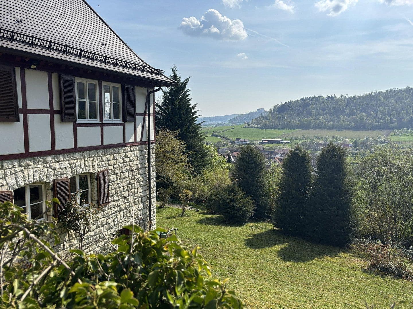 Predaj domu 312 m², pozemek 3.680 m², Westhausen, Bádensko-Wurttembersko Predaj domu 312 m², pozemek 3.680 m², Westhausen, Bádensko-Wurttembersko