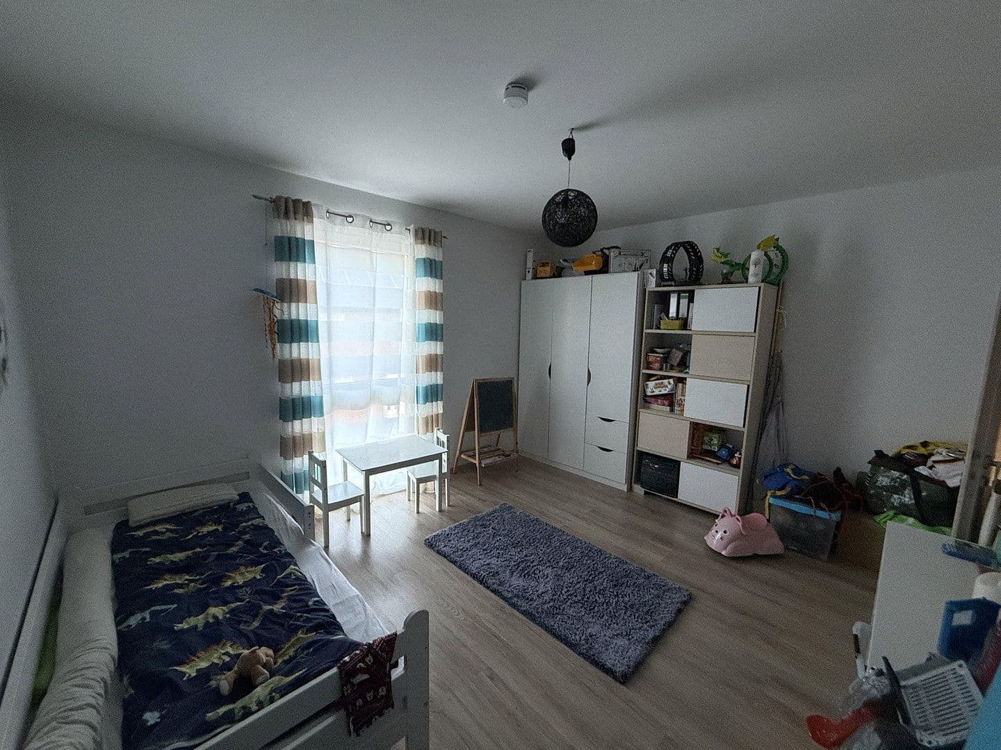 Prenájom bytu 4-izbový 110 m², Sassenburg, Dolné Sasko Prenájom bytu 4-izbový 110 m², Sassenburg, Dolné Sasko