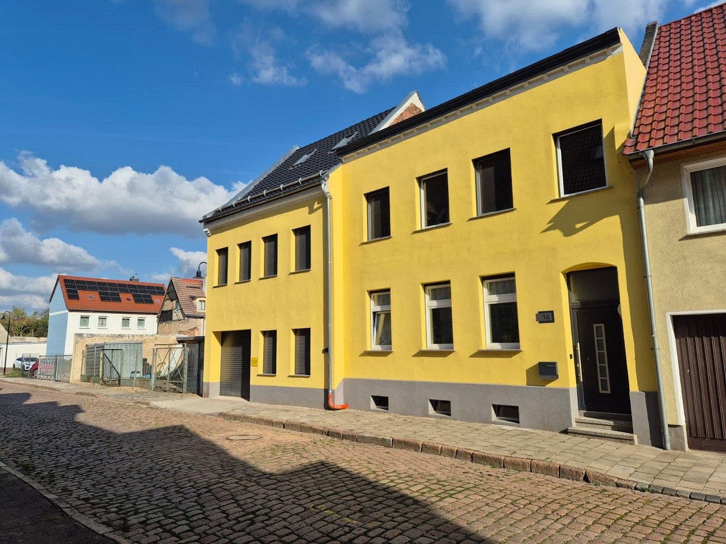 Predaj domu 300 m², pozemek 358 m², Tuchmacherstr. 16, Calbe (Saale), Sasko-Anhaltsko Predaj domu 300 m², pozemek 358 m², Tuchmacherstr. 16, Calbe (Saale), Sasko-Anhaltsko