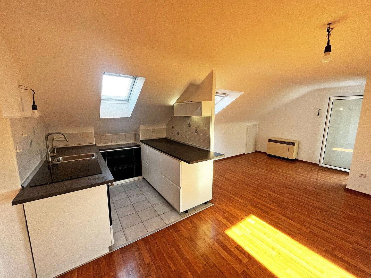 Prenájom bytu 1-izbový 37 m², Ostfildern, Bádensko-Wurttembersko Prenájom bytu 1-izbový 37 m², Ostfildern, Bádensko-Wurttembersko