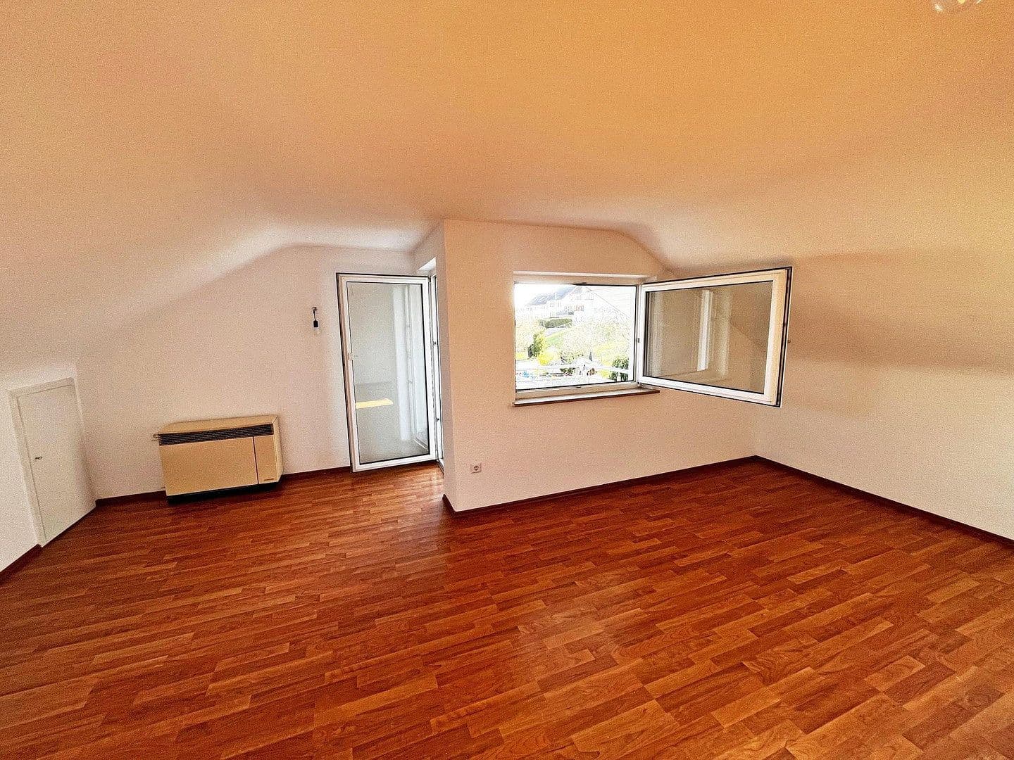 Prenájom bytu 1-izbový 37 m², Ostfildern, Bádensko-Wurttembersko Prenájom bytu 1-izbový 37 m², Ostfildern, Bádensko-Wurttembersko