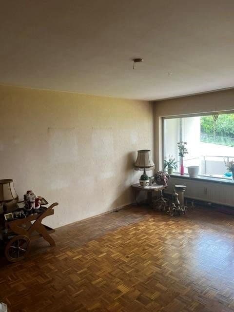Prenájom bytu 3-izbový 74 m², Höhenberger Straße 21, Köln, Severné Porýnie - Westfálsko Prenájom bytu 3-izbový 74 m², Höhenberger Straße 21, Köln, Severné Porýnie - Westfálsko