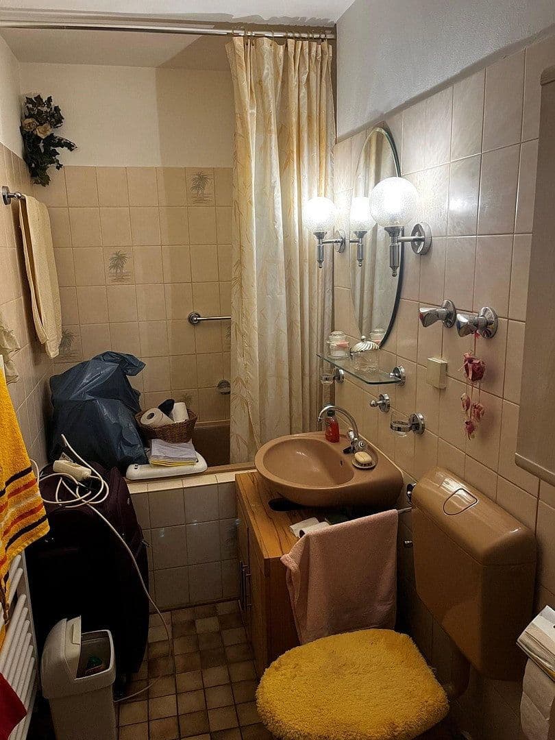 Prenájom bytu 3-izbový 74 m², Höhenberger Straße 21, Köln, Severné Porýnie - Westfálsko Prenájom bytu 3-izbový 74 m², Höhenberger Straße 21, Köln, Severné Porýnie - Westfálsko