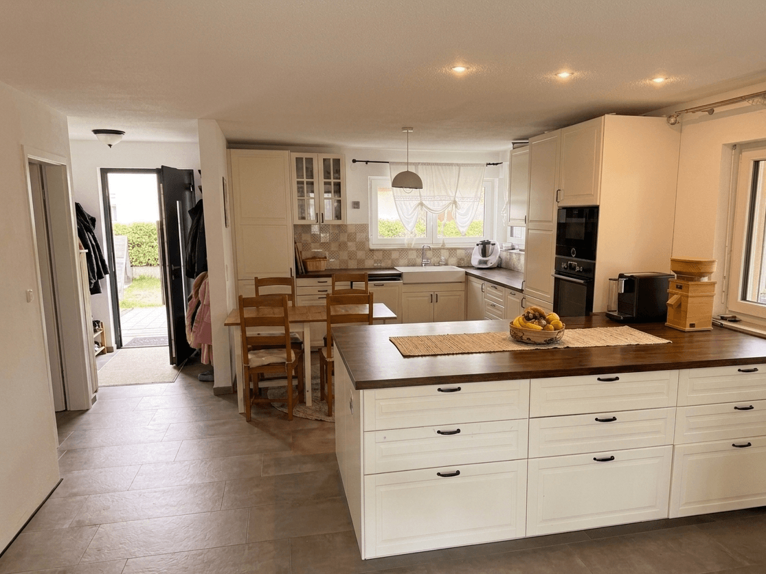 Predaj domu 164 m², pozemek 156 m², Steinen, Bádensko-Wurttembersko Predaj domu 164 m², pozemek 156 m², Steinen, Bádensko-Wurttembersko