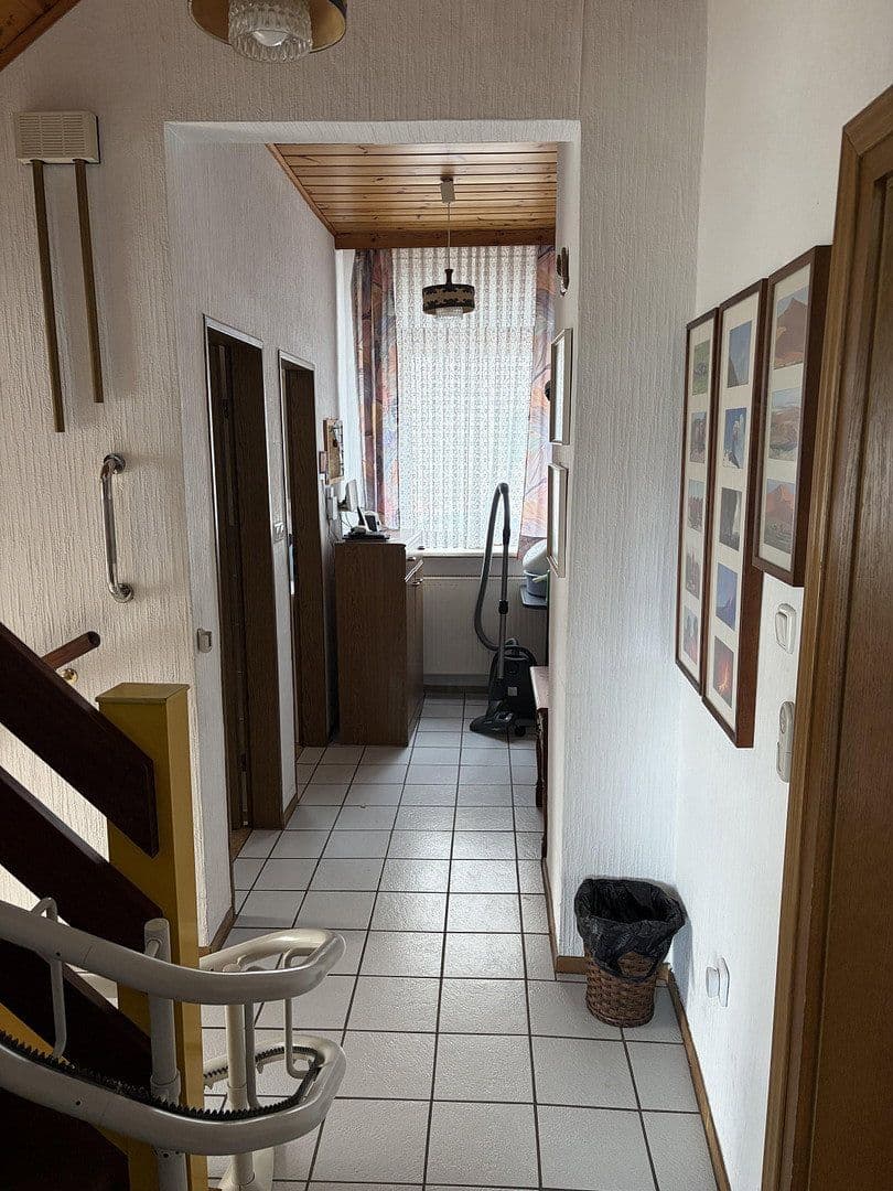 Predaj domu 117 m², pozemek 1.074 m², Schloßstraße 25, Hofheim am Taunus, Hesensko Predaj domu 117 m², pozemek 1.074 m², Schloßstraße 25, Hofheim am Taunus, Hesensko