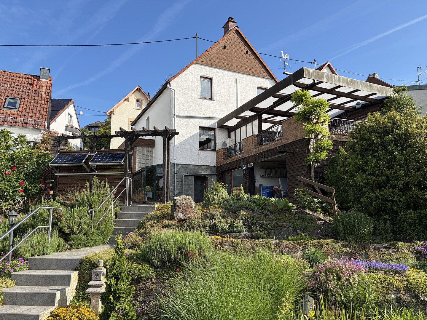 Predaj domu 117 m², pozemek 1.074 m², Schloßstraße 25, Hofheim am Taunus, Hesensko Predaj domu 117 m², pozemek 1.074 m², Schloßstraße 25, Hofheim am Taunus, Hesensko