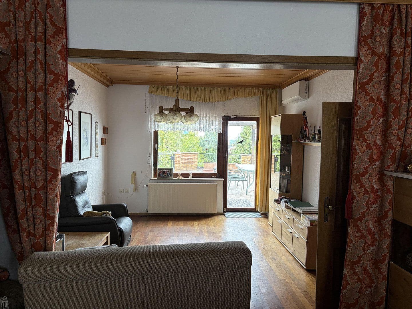 Predaj domu 117 m², pozemek 1.074 m², Schloßstraße 25, Hofheim am Taunus, Hesensko Predaj domu 117 m², pozemek 1.074 m², Schloßstraße 25, Hofheim am Taunus, Hesensko