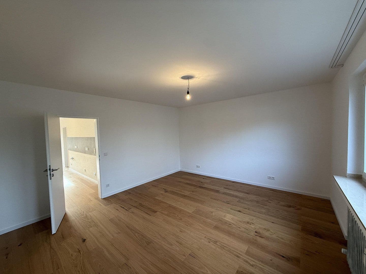 Predaj bytu 3-izbový 64 m², Düsseldorf, Severné Porýnie - Westfálsko Predaj bytu 3-izbový 64 m², Düsseldorf, Severné Porýnie - Westfálsko