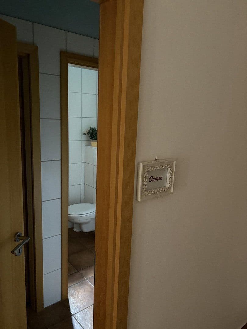 Prenájom nebytového priestoru 139 m², Uetze, Dolné Sasko Prenájom nebytového priestoru 139 m², Uetze, Dolné Sasko