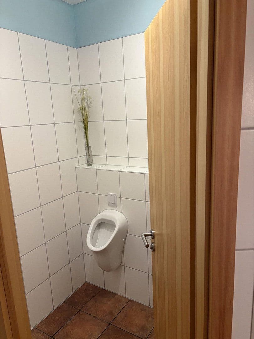 Prenájom nebytového priestoru 139 m², Uetze, Dolné Sasko Prenájom nebytového priestoru 139 m², Uetze, Dolné Sasko