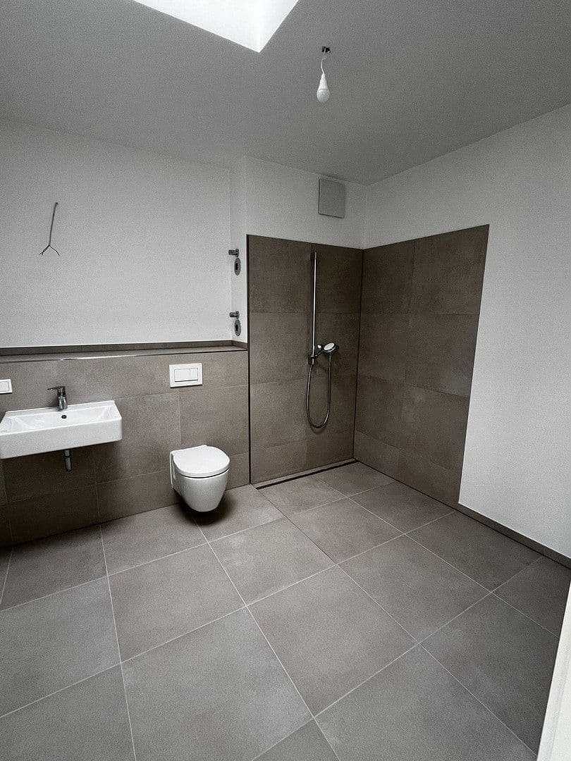 Prenájom bytu 4-izbový 175 m², Alte Str. 6, Frechen, Severné Porýnie - Westfálsko Prenájom bytu 4-izbový 175 m², Alte Str. 6, Frechen, Severné Porýnie - Westfálsko